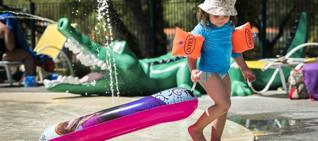 Les piscines avec pataugeoire jacuzzi et toboggans