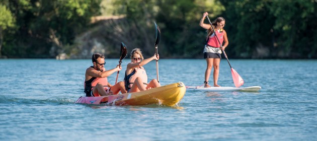 camping au bord de l'eau lac rivière